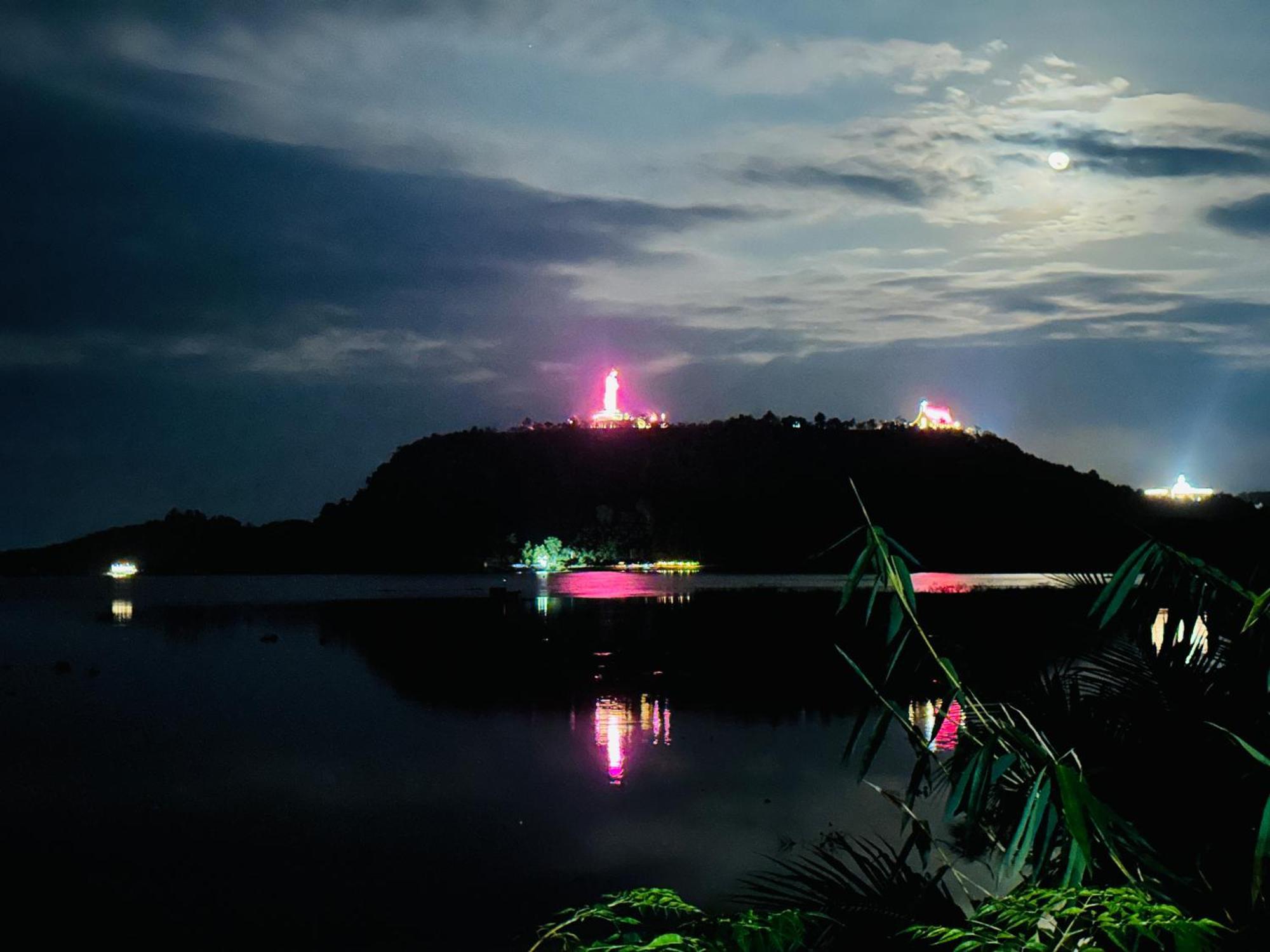 Ben Ho Homestay Xa Gia Tan Buitenkant foto
